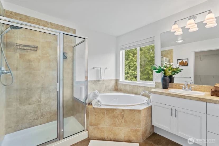 Property photo for 254 Elma Court Ne, Renton photo 19