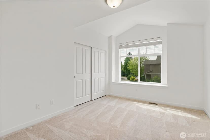 Property photo for 254 Elma Court Ne, Renton photo 22
