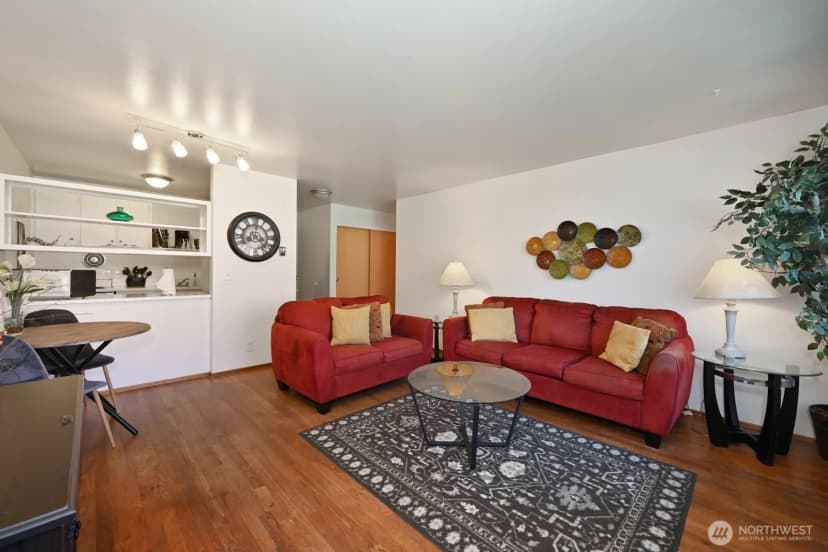 Property photo for 525 E Roy Street, Seattle photo 11