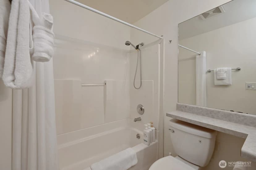 Property photo for 525 E Roy Street, Seattle photo 14