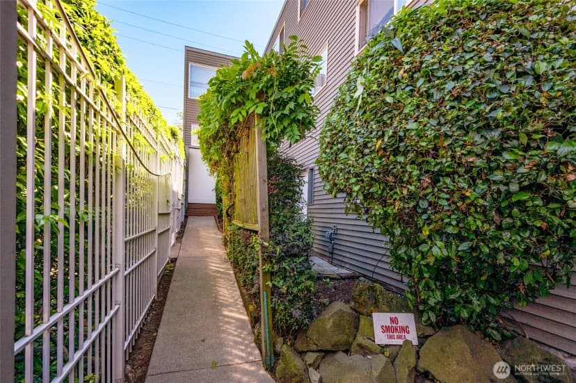 Property photo for 525 E Roy Street, Seattle photo 5
