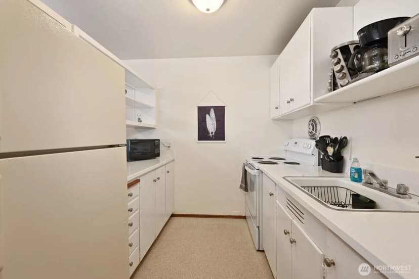 Property photo for 525 E Roy Street, Seattle photo 12
