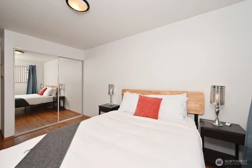 Property photo for 525 E Roy Street, Seattle photo 13