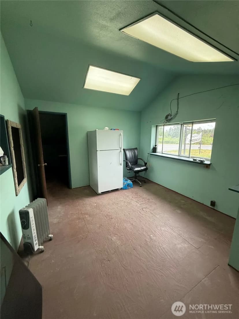 Property photo for 30836 3rd Avenue, Black Diamond photo 10