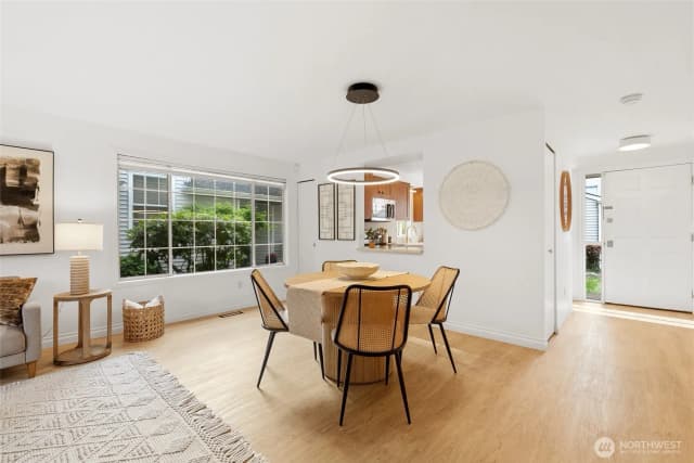 Property photo for 10273 Ne 129th Lane, Kirkland photo 5