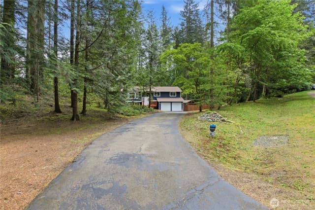 Property photo for 17536 201st Avenue Ne, Woodinville photo 2