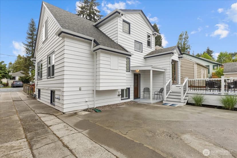 Property photo for 1020 Ne 100th Street #1, Seattle photo 36