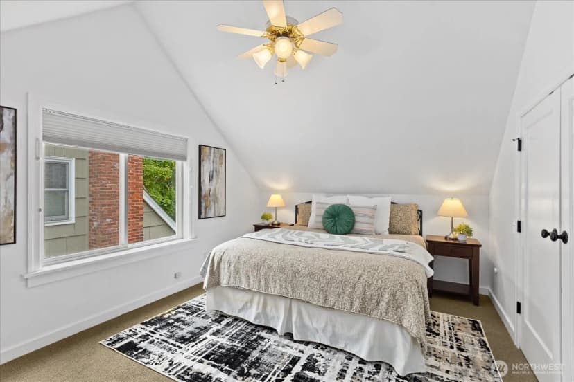 Property photo for 1020 Ne 100th Street #1, Seattle photo 18