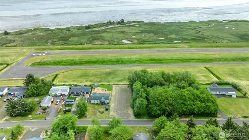 Property photo for 556 Duck Lake Drive Ne, Ocean Shores photo 8