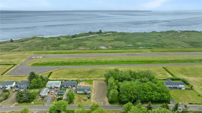 Property photo for 556 Duck Lake Drive Ne, Ocean Shores photo 7