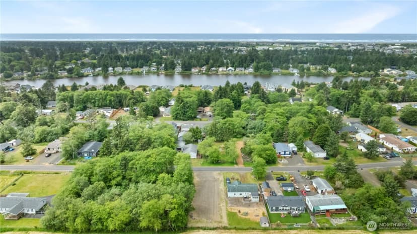 Property photo for 556 Duck Lake Drive Ne, Ocean Shores photo 3
