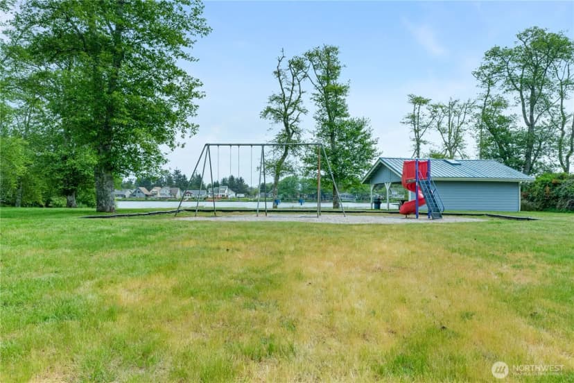 Property photo for 556 Duck Lake Drive Ne, Ocean Shores photo 15