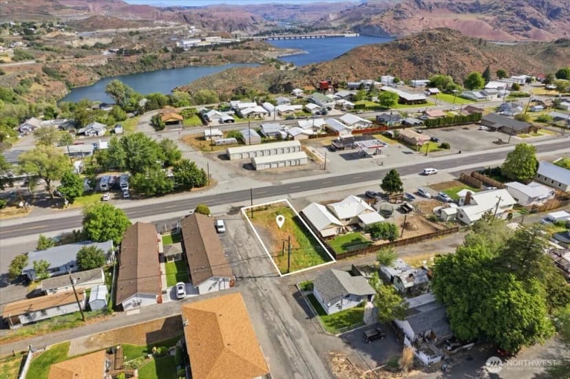 Property photo for 300 E Grand Coulee Avenue, Grand Coulee photo 8