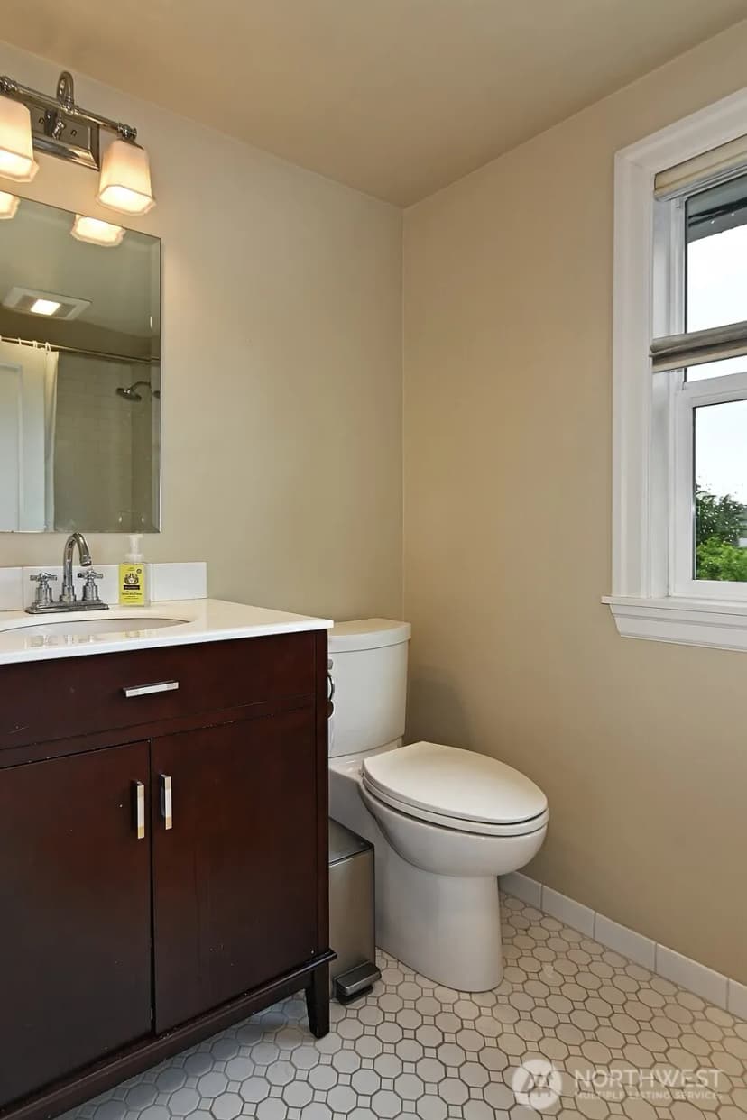 Property photo for 1113 26th Avenue S, Seattle photo 17