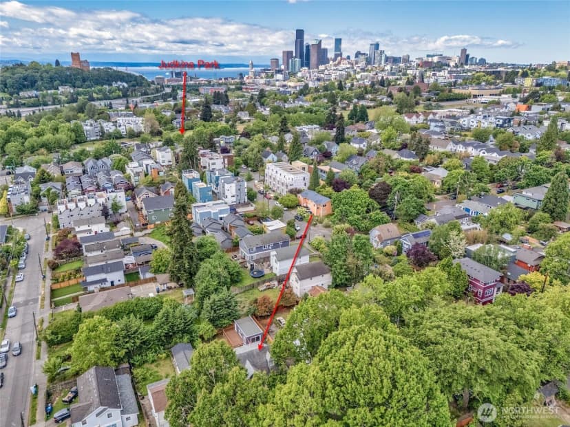 Property photo for 1113 26th Avenue S, Seattle photo 11