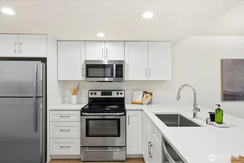 Property photo for 15903 Ne 40th Way #31b, Redmond photo 13