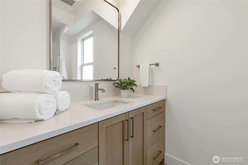Property photo for 1553 Mitchell Avenue #3, Blaine photo 28