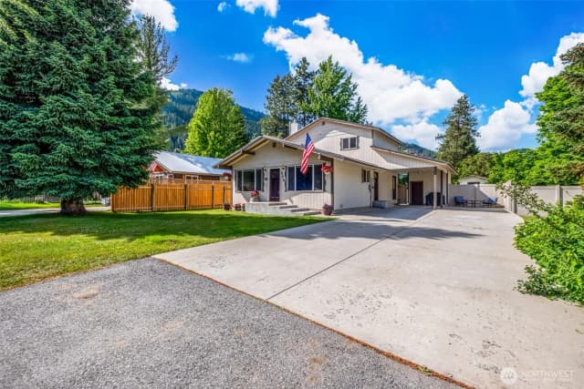 Property photo for 208 West, Leavenworth photo 2
