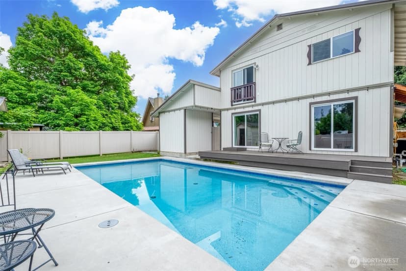 Property photo for 208 West, Leavenworth
