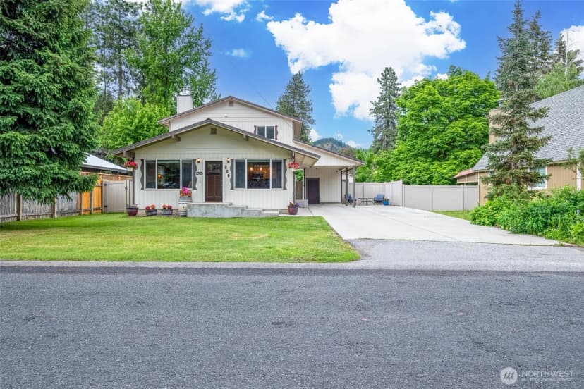 Property photo for 208 West, Leavenworth photo 11