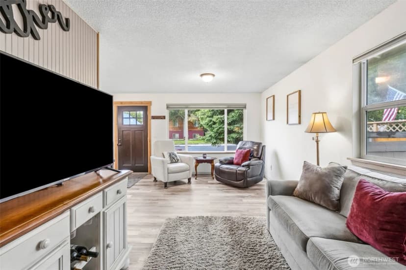 Property photo for 208 West, Leavenworth photo 16