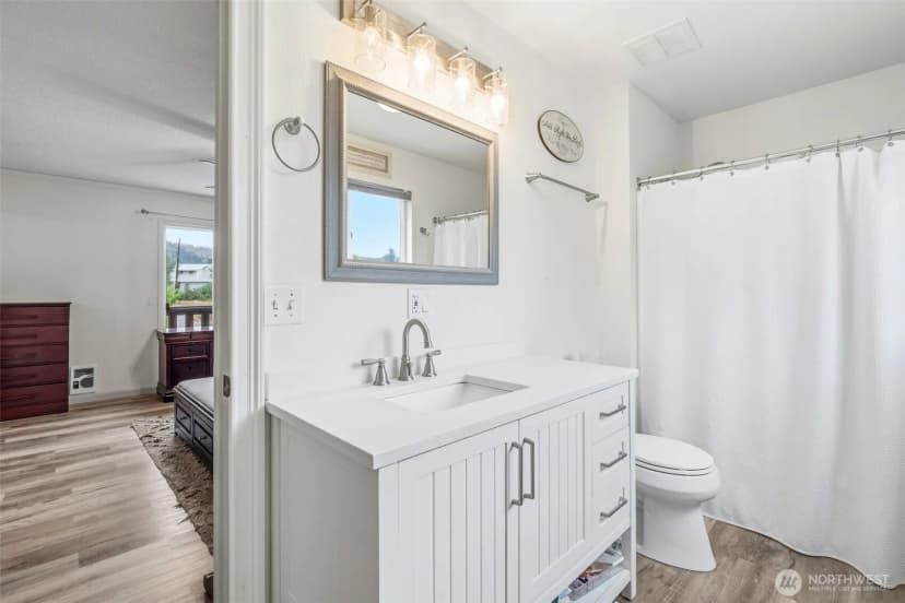 Property photo for 208 West, Leavenworth photo 36