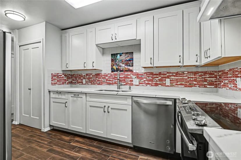 Property photo for 13616 Ne 7th Street #e3, Bellevue photo 9