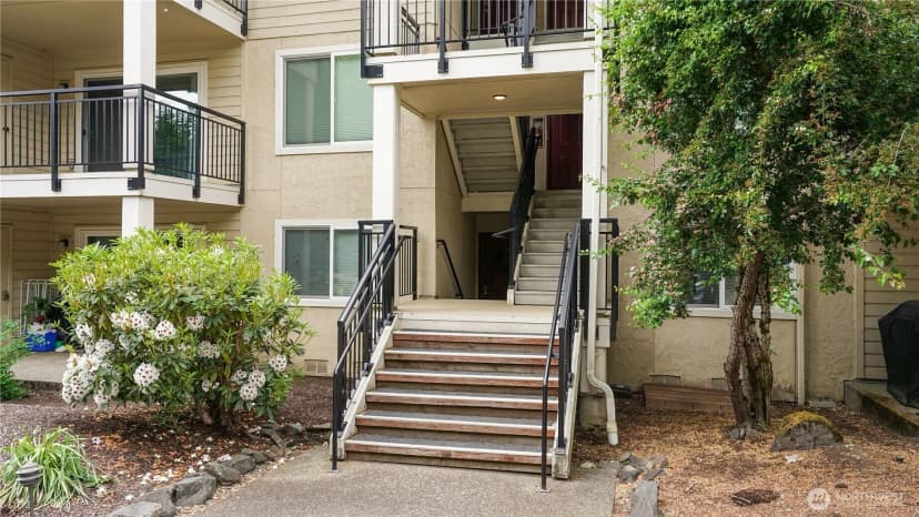Property photo for 13616 Ne 7th Street #e3, Bellevue photo 28