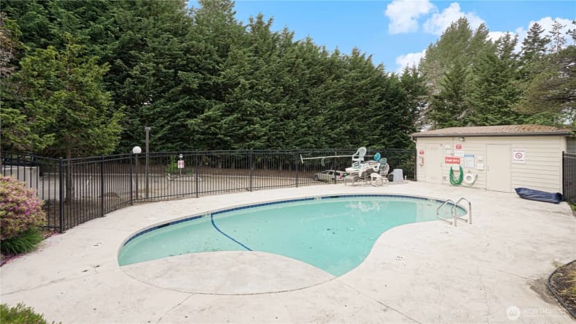 Property photo for 13616 Ne 7th Street #e3, Bellevue photo 32