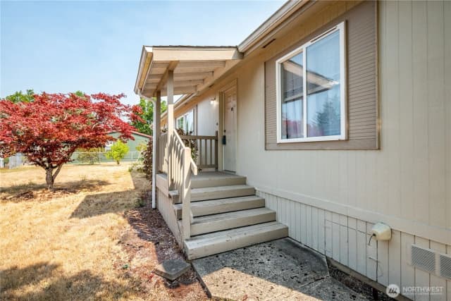 Property photo for 57 Heritage Boulevard, Longview photo 2