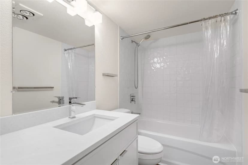 Property photo for 9416 1st Avenue Ne #111, Seattle photo 27