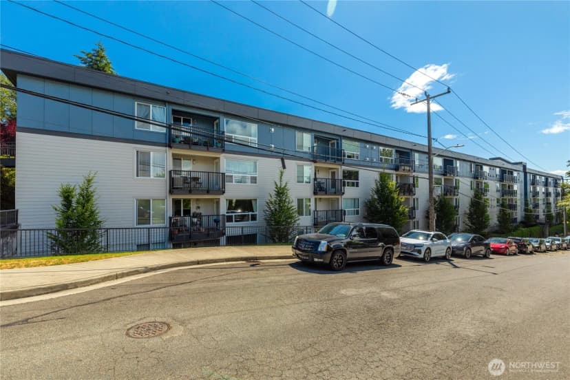 Property photo for 9416 1st Avenue Ne #111, Seattle photo 31