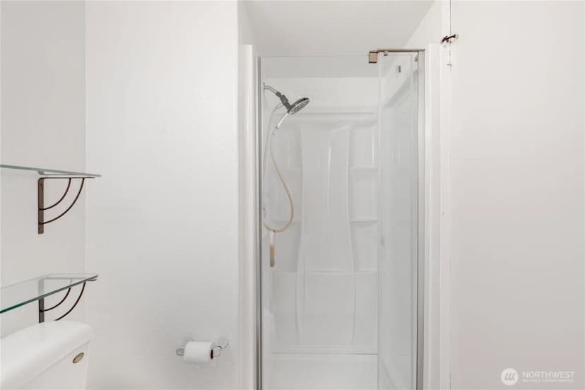 Property photo for 9416 1st Avenue Ne #111, Seattle photo 25
