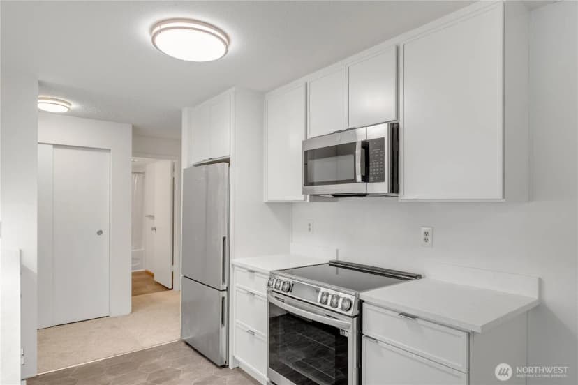 Property photo for 9416 1st Avenue Ne #111, Seattle photo 16