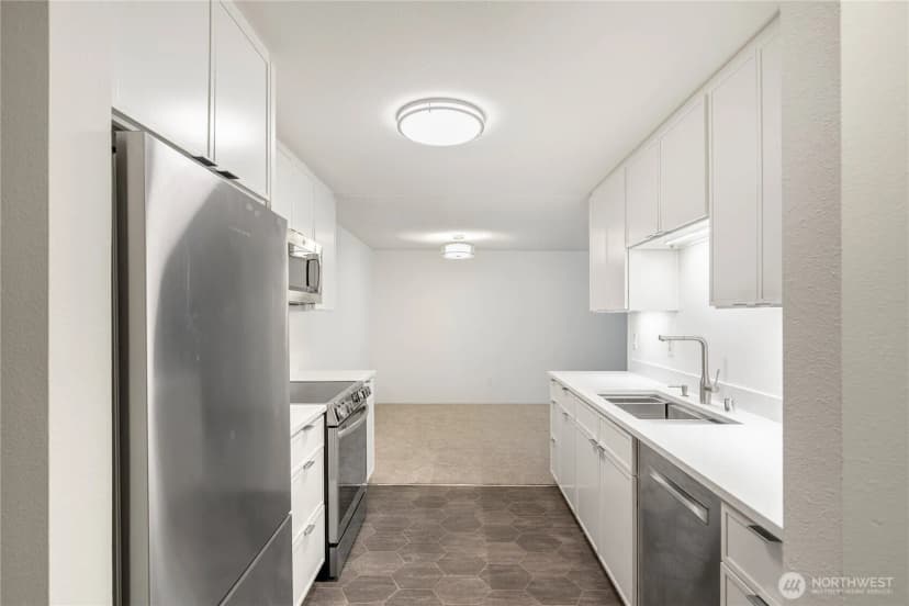 Property photo for 9416 1st Avenue Ne #111, Seattle photo 17