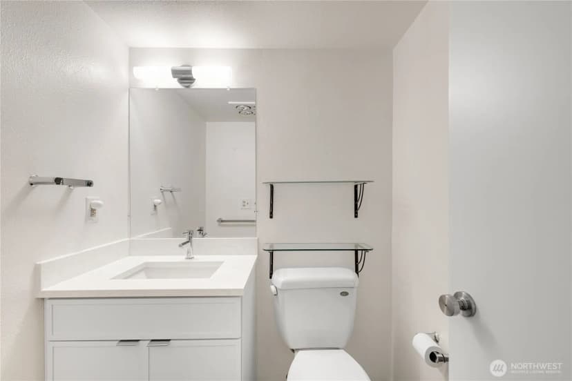 Property photo for 9416 1st Avenue Ne #111, Seattle photo 24