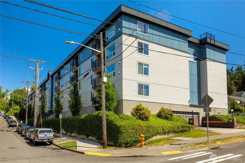 Property photo for 9416 1st Avenue Ne #111, Seattle photo 2