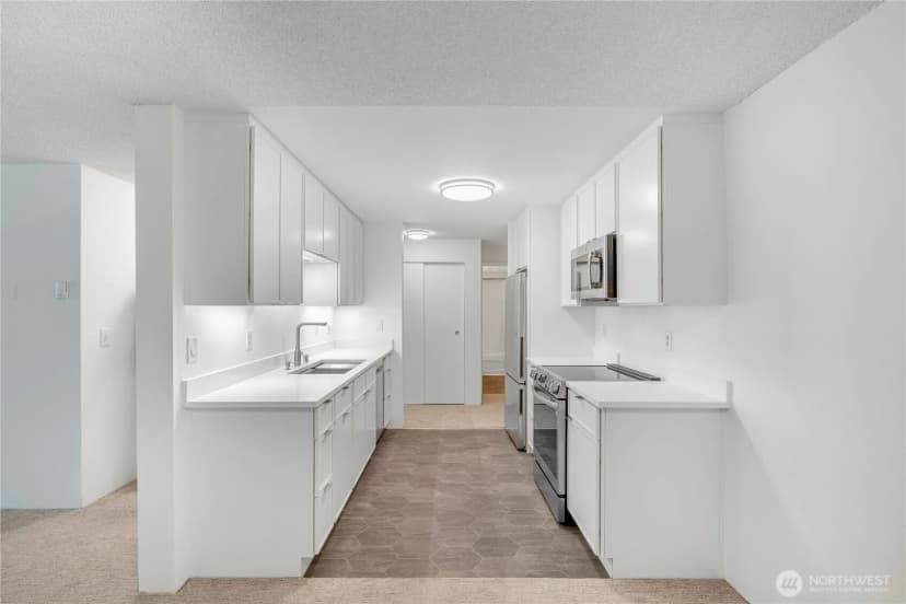 Property photo for 9416 1st Avenue Ne #111, Seattle photo 13