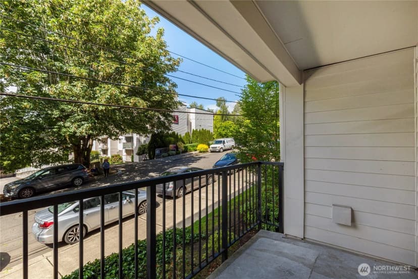 Property photo for 9416 1st Avenue Ne #111, Seattle photo 29