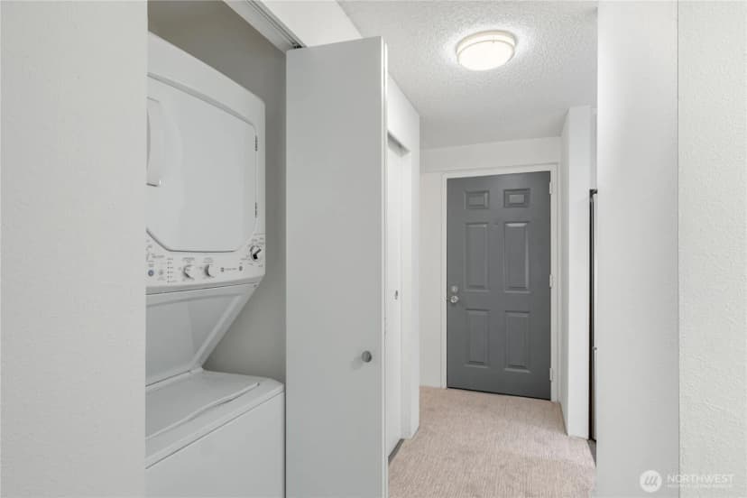 Property photo for 9416 1st Avenue Ne #111, Seattle photo 10