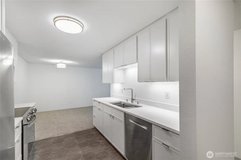 Property photo for 9416 1st Avenue Ne #111, Seattle photo 15