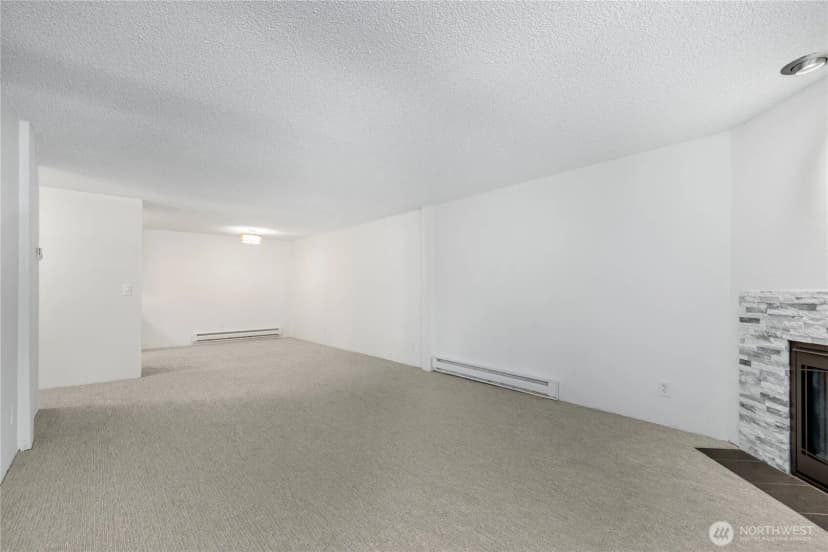 Property photo for 9416 1st Avenue Ne #111, Seattle photo 7