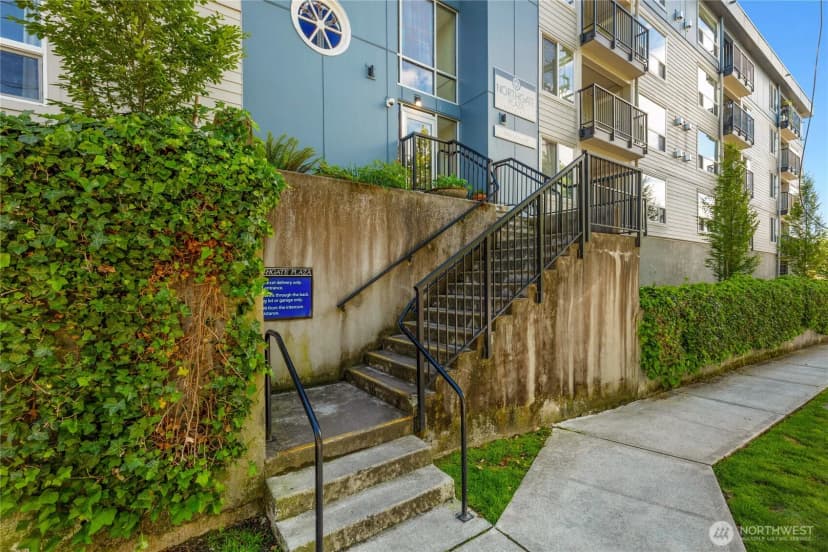 Property photo for 9416 1st Avenue Ne #111, Seattle photo 32