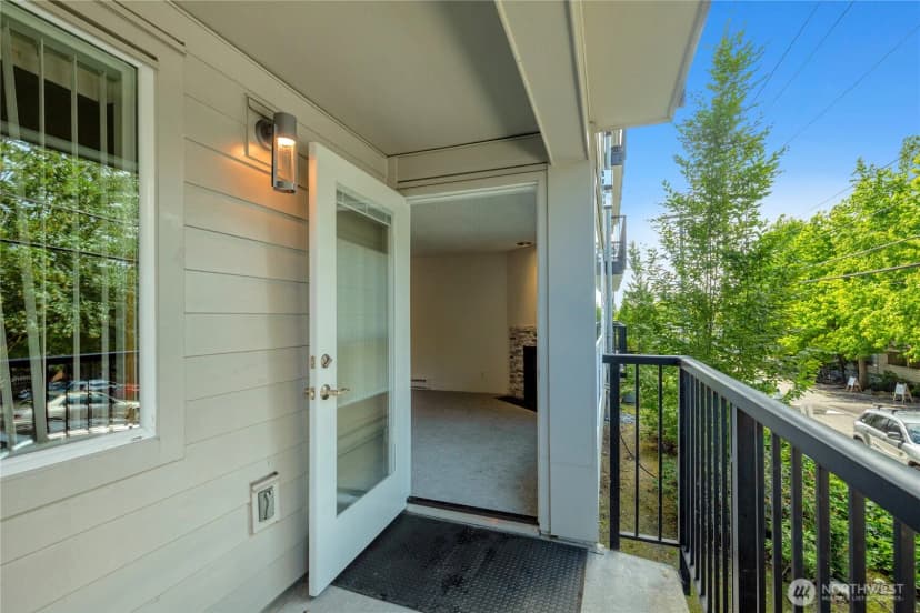 Property photo for 9416 1st Avenue Ne #111, Seattle photo 28