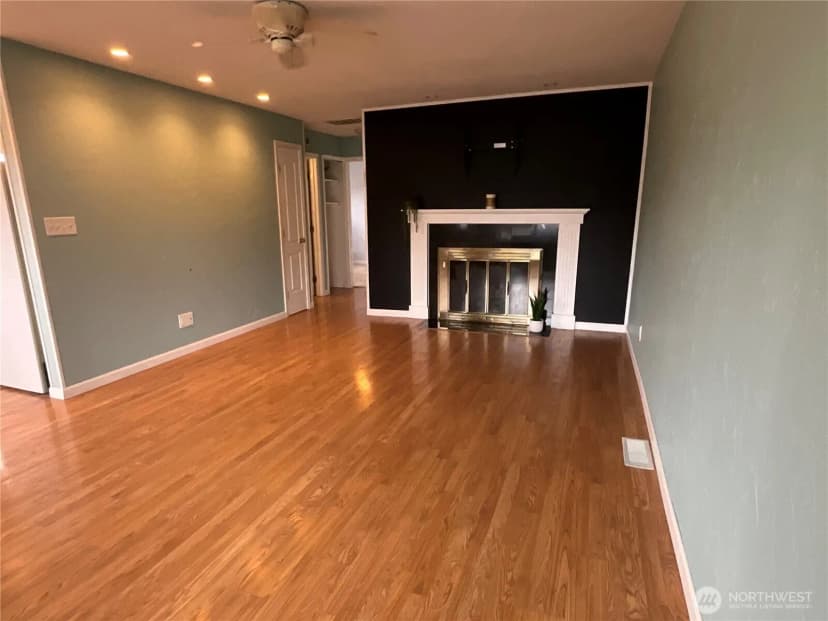 Property photo for 6516 93rd Street Sw, Lakewood photo 9