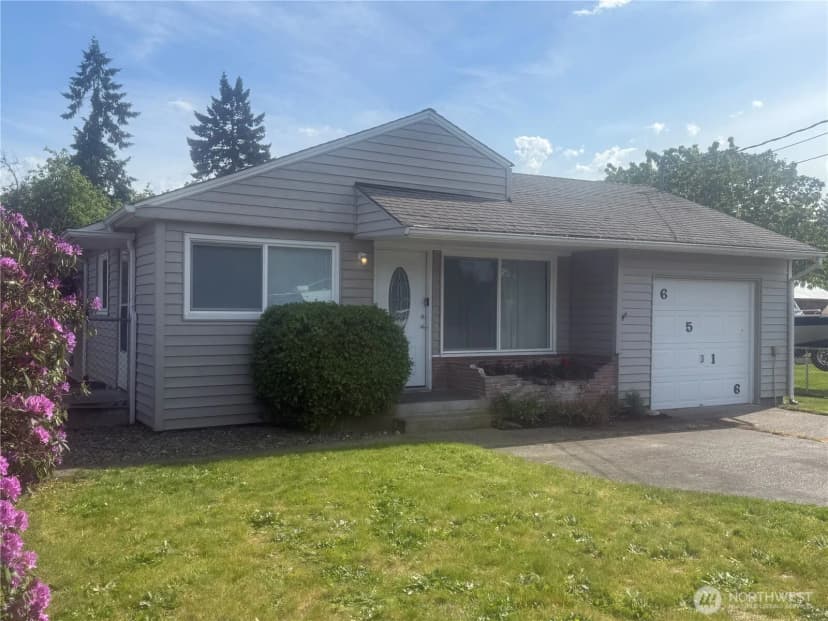 Property photo for 6516 93rd Street Sw, Lakewood photo 2