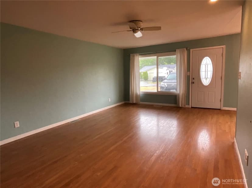 Property photo for 6516 93rd Street Sw, Lakewood photo 8
