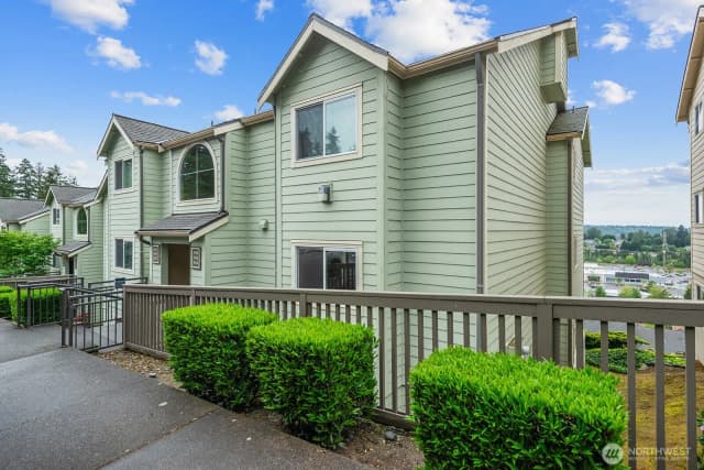 Property photo for 3815 Se 131st Lane Se #h-16, Bellevue photo 2