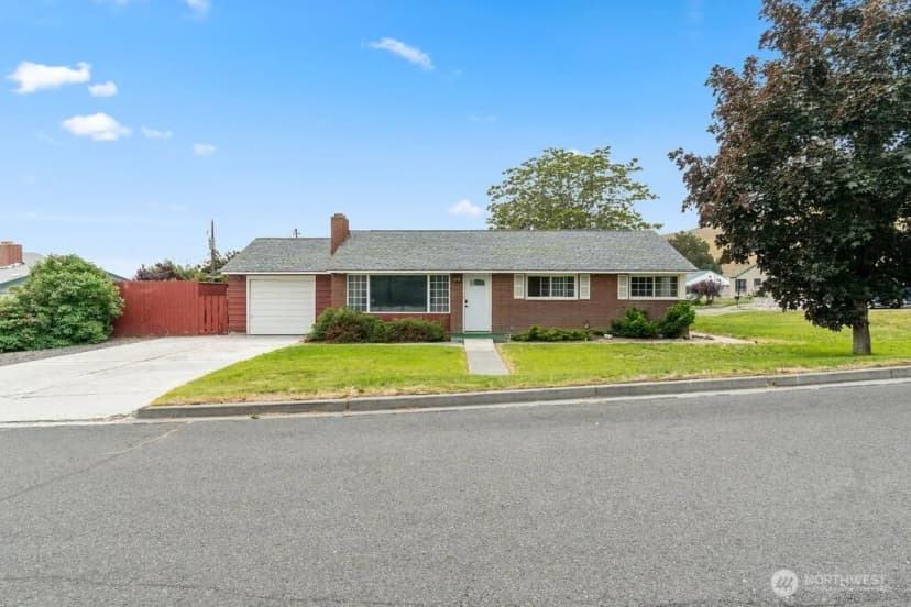 Property photo for 281 Mocliff Avenue, Ephrata