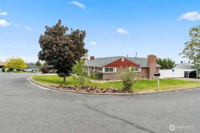 Property photo for 281 Mocliff Avenue, Ephrata photo 3